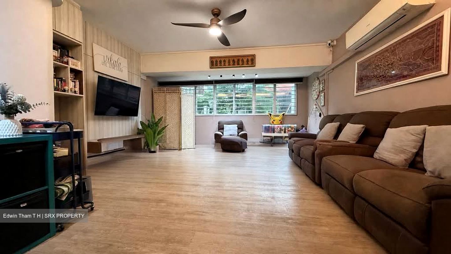 Blk 327 Jurong East Street 31 (Jurong East), HDB Executive #554154251